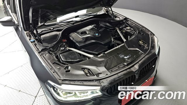 BMW 5-Series 530i M Sport Package Plus