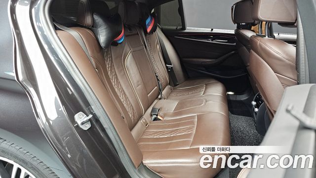 BMW 5-Series 530i M Sport Package Plus