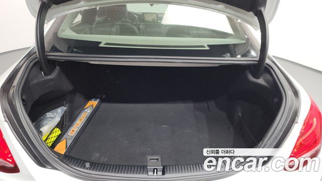 Mercedes-Benz C-Class C200 Avantgarde
