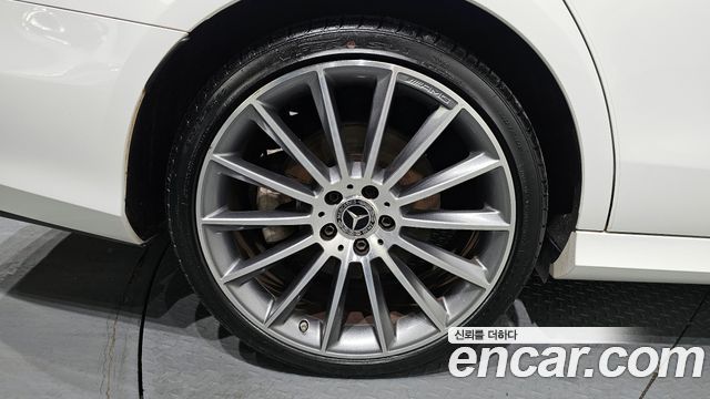 Mercedes-Benz E-Class E350 4MATIC AMG Line