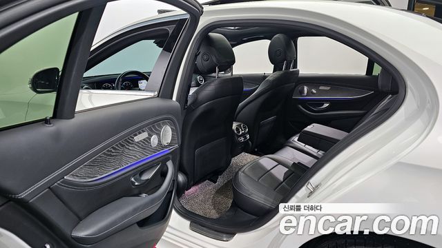 Mercedes-Benz E-Class E350 4MATIC AMG Line