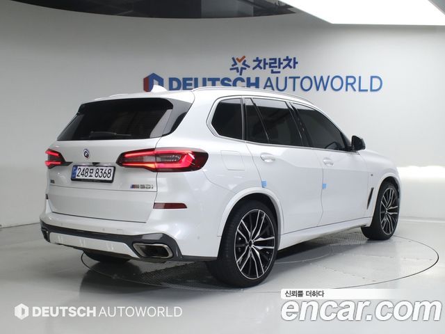 BMW X5 M50i