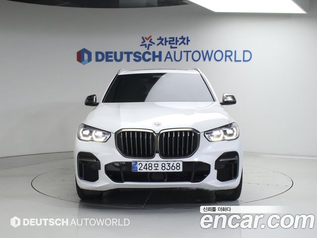 BMW X5 M50i