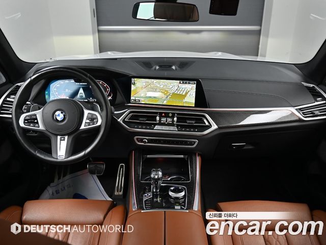 BMW X5 M50i