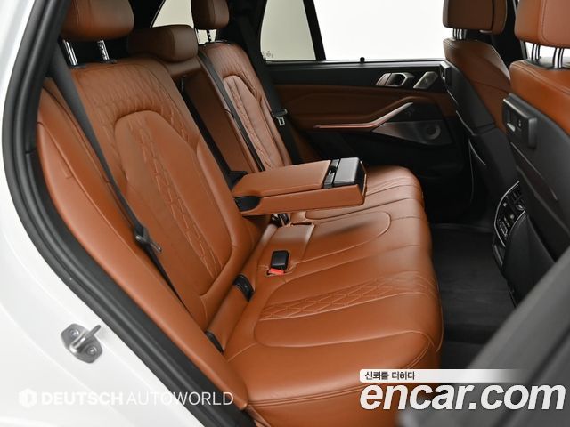 BMW X5 M50i
