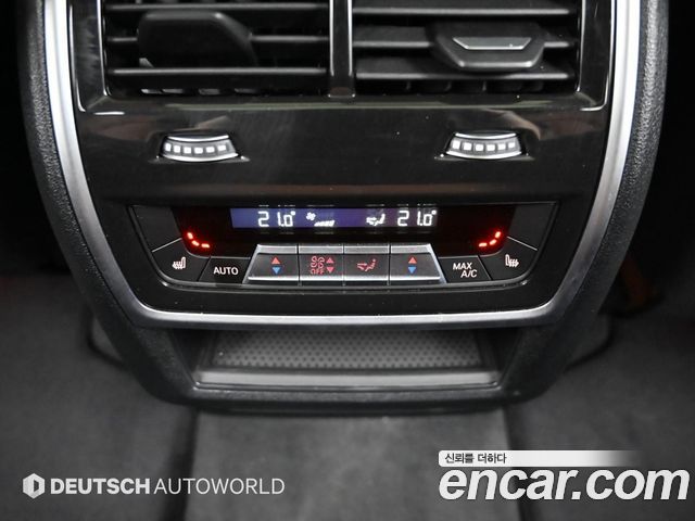 BMW X5 M50i