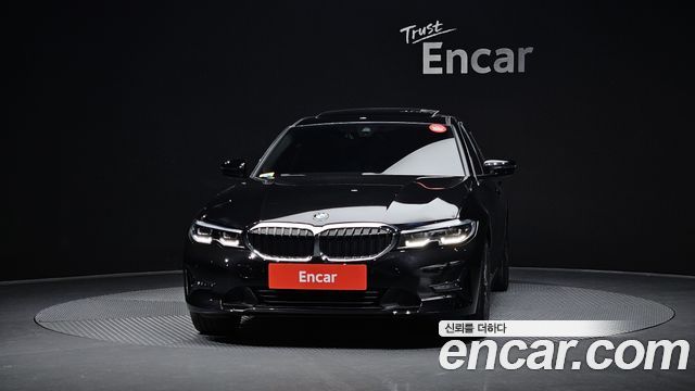 BMW 3-Series 320i
