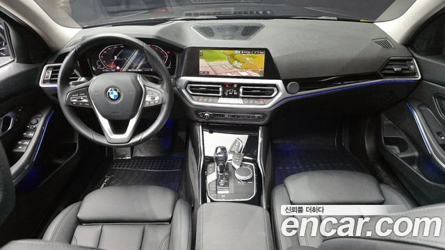 BMW 3-Series 320i