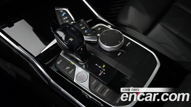 BMW 3-Series 320i