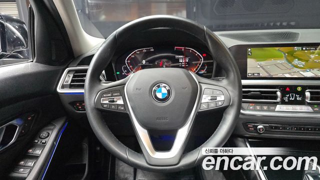 BMW 3-Series 320i