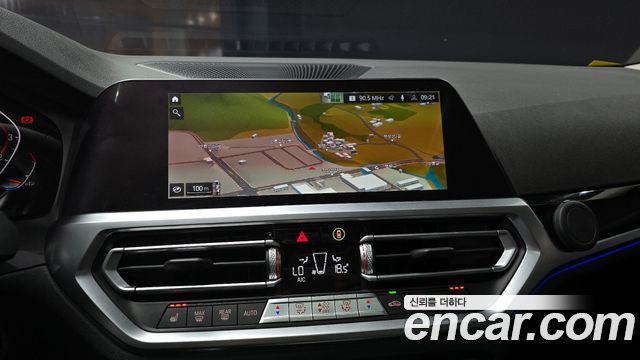 BMW 3-Series 320i