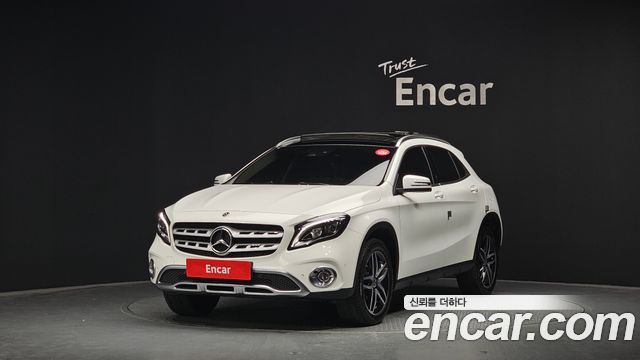 Mercedes-Benz GLA-Class GLA220 Premium