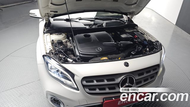 Mercedes-Benz GLA-Class GLA220 Premium