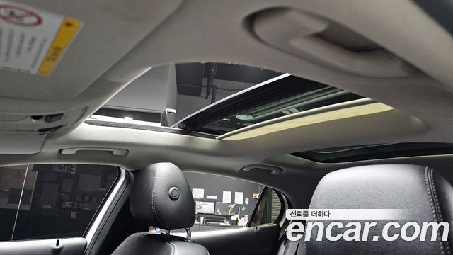 Mercedes-Benz GLA-Class GLA220 Premium