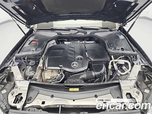 Mercedes-Benz E-Class E220d 4MATIC Avantgarde