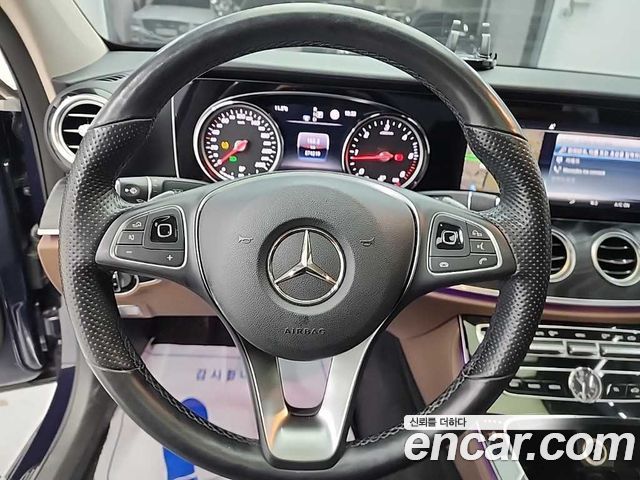Mercedes-Benz E-Class E220d 4MATIC Avantgarde