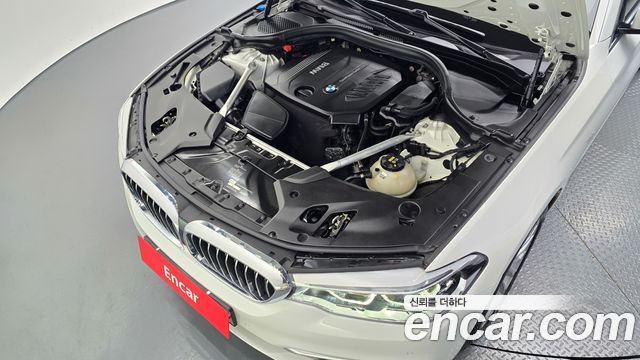 BMW 5-Series 520d Luxury Special Edition