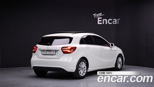 Mercedes-Benz A-Class A200