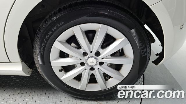 Mercedes-Benz A-Class A200