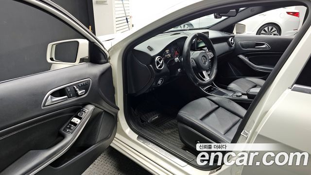 Mercedes-Benz A-Class A200