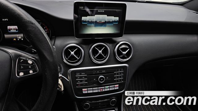 Mercedes-Benz A-Class A200