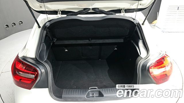 Mercedes-Benz A-Class A200