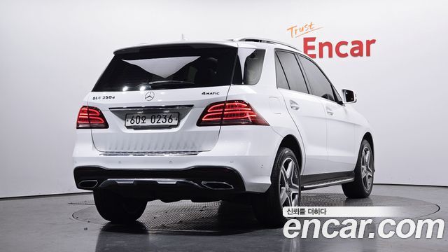 Mercedes-Benz GLE-Class GLE350 d 4MATIC