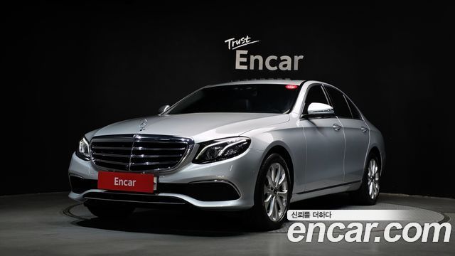 Mercedes-Benz E-Class E300 4MATIC Exclusive