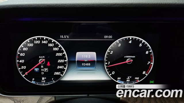 Mercedes-Benz E-Class E300 4MATIC Exclusive