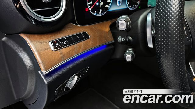 Mercedes-Benz E-Class E300 4MATIC Exclusive