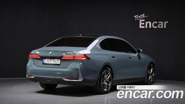 BMW 5-Series 520i
