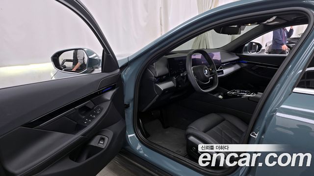 BMW 5-Series 520i