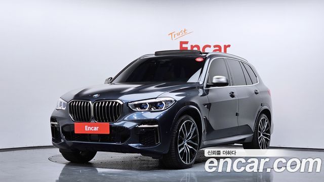BMW X5 M50i