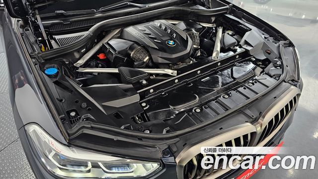 BMW X5 M50i