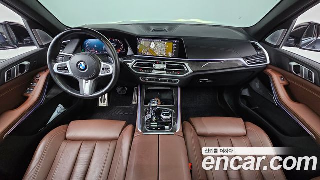 BMW X5 M50i