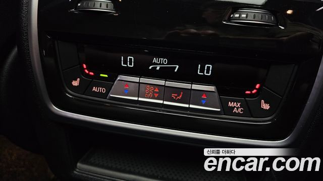 BMW X5 M50i
