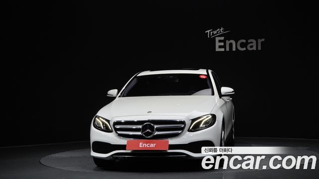 Mercedes-Benz E-Class E200 Avantgarde