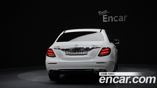 Mercedes-Benz E-Class E200 Avantgarde