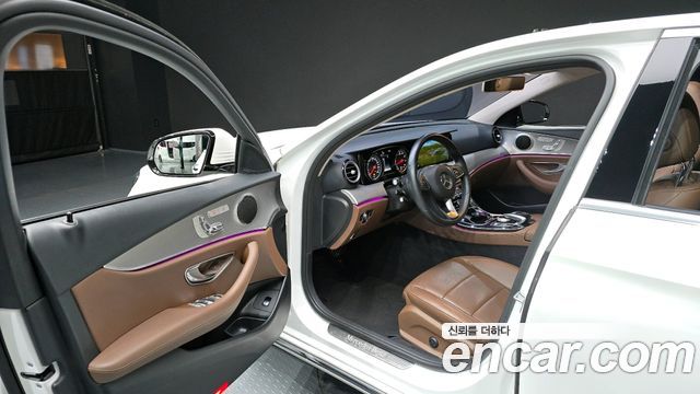 Mercedes-Benz E-Class E200 Avantgarde