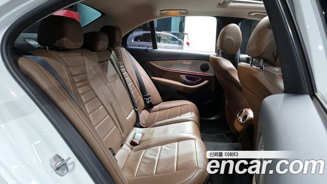 Mercedes-Benz E-Class E200 Avantgarde