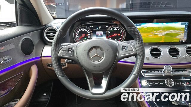 Mercedes-Benz E-Class E200 Avantgarde