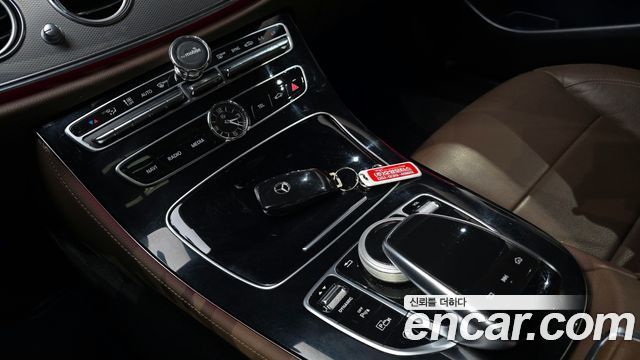 Mercedes-Benz E-Class E200 Avantgarde