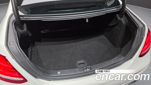 Mercedes-Benz E-Class E200 Avantgarde