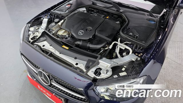 Mercedes-Benz E-Class E220d 4MATIC AMG Line