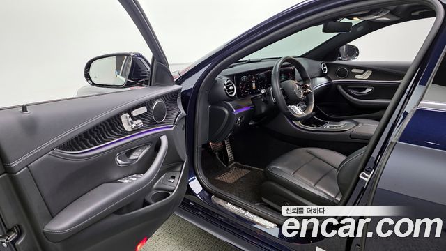 Mercedes-Benz E-Class E220d 4MATIC AMG Line
