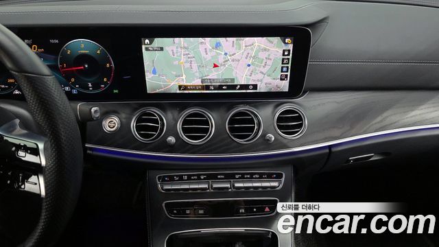 Mercedes-Benz E-Class E220d 4MATIC AMG Line