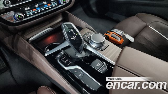 BMW 5-Series 530i M Sport Package Plus