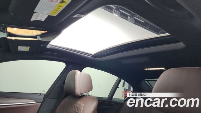 BMW 5-Series 530i M Sport Package Plus