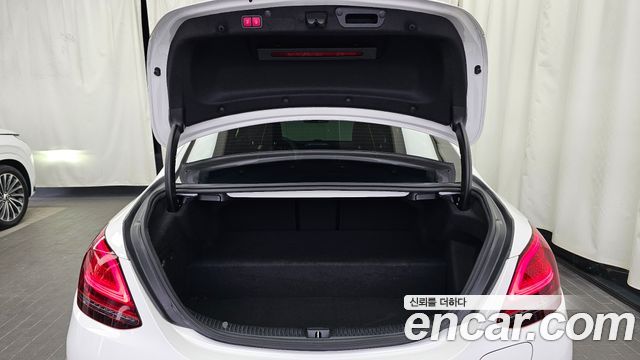 Mercedes-Benz C-Class C300e 4MATIC AMG Line