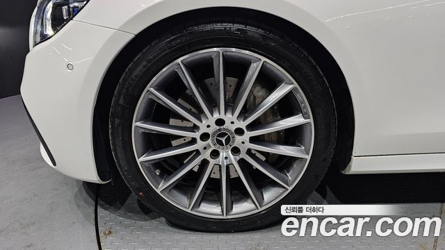 Mercedes-Benz E-Class E350 4MATIC AMG Line